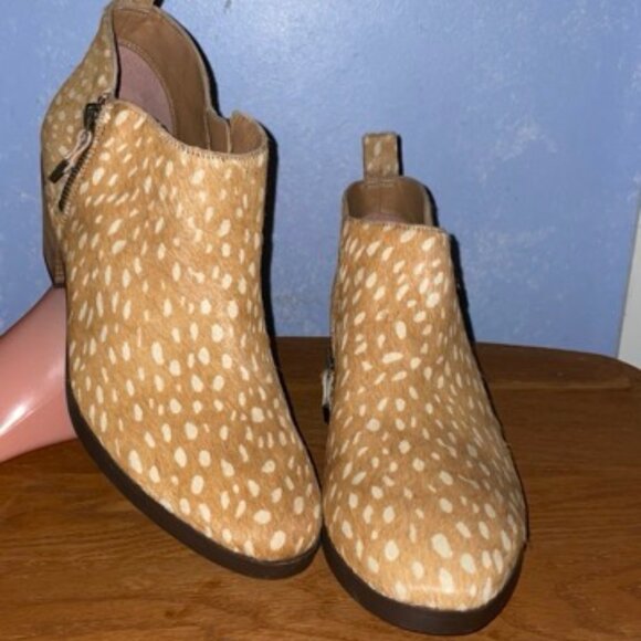 VIONIC Tan Deer Print CECILY ANKLE BOOT, H7729l3, Women Size 10 - Picture 1 of 15